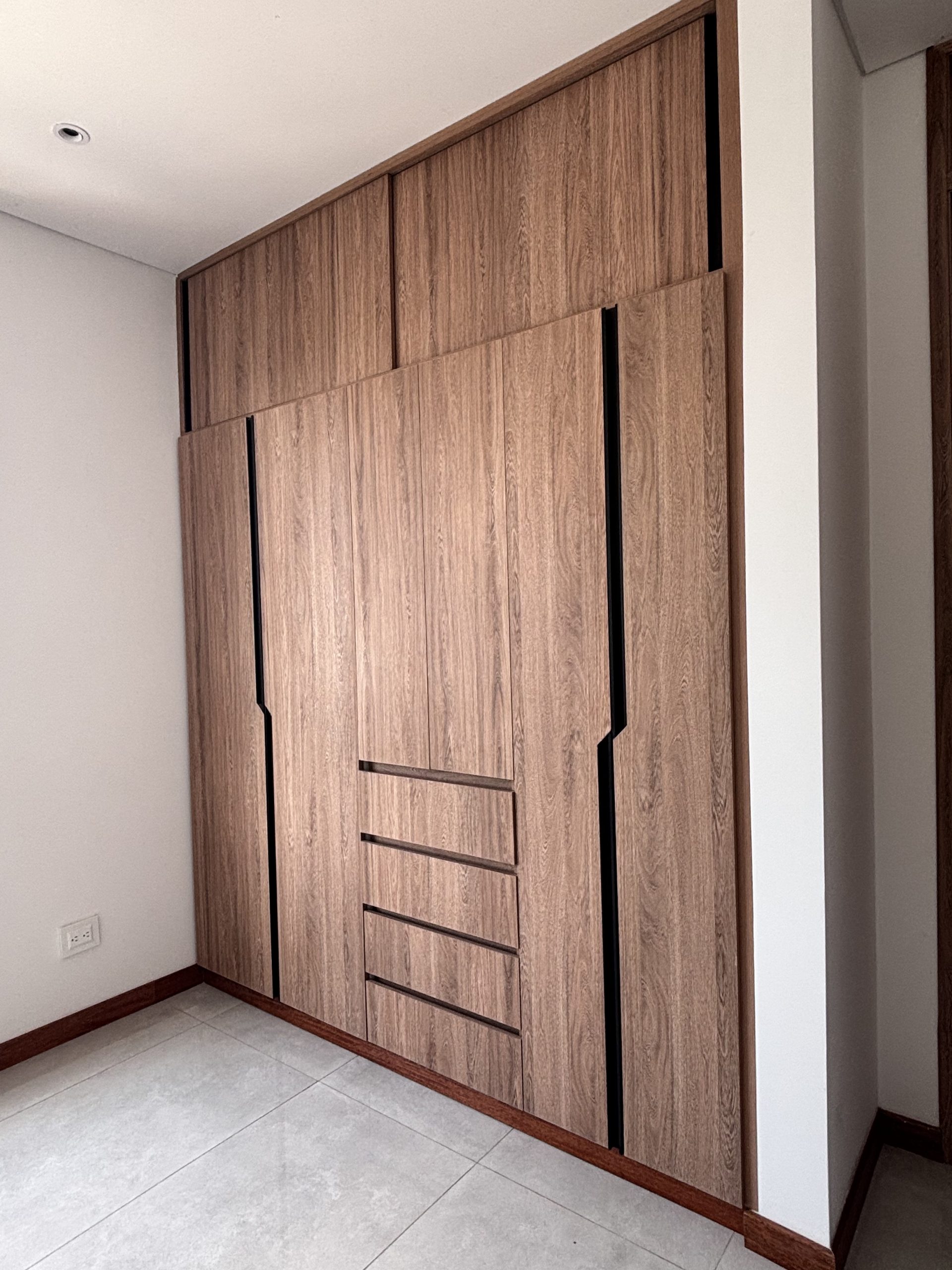 Closet de madera elegante